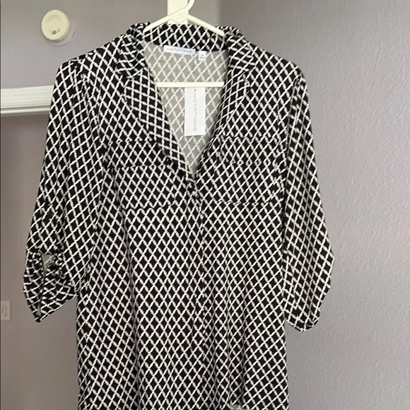 Notations Black and White Puff Sleeve Button Down Shirt New with tag - Picture 2 of 5